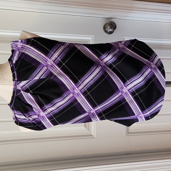 Geometric Plaid Blouse with V-neck Cutout and Metal Accent - Picture 2 of 6
